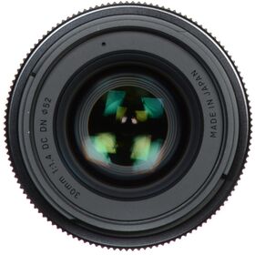 Sigma 30mm f/1.4 DC DN Contemporary for MFT-Mount — 265€ Photo Emporiki