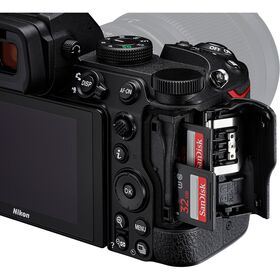 Nikon Z5 Kit (Z 24-70mm f/4 S) + (ΔΩΡΟ GRIP MB-N10) — 1759€ Photo Emporiki