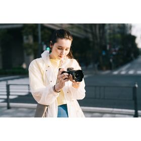 Sony ZV-E10 Kit (E PZ 16-50mm OSS, Black) — 699€ Photo Emporiki