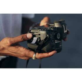 Canon EOS R7 (Body) — 1083€ Photo Emporiki